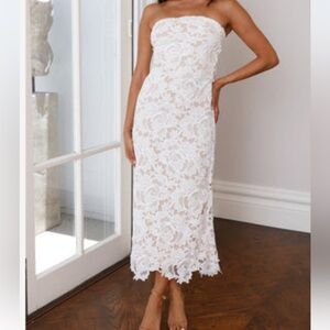 Hello Molly White Strapless Lace Dress